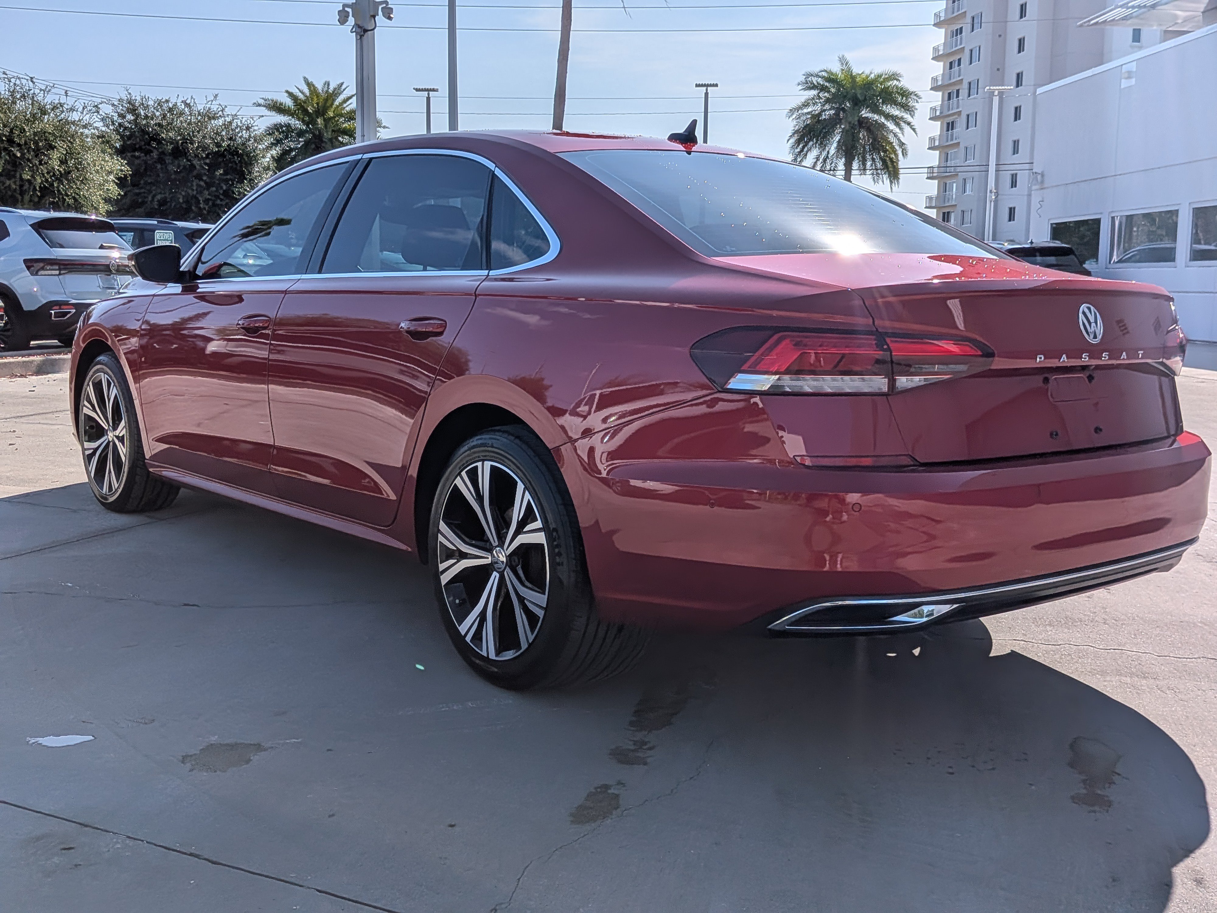 Used 2020 Volkswagen Passat 2.0T SEL FWD image 5