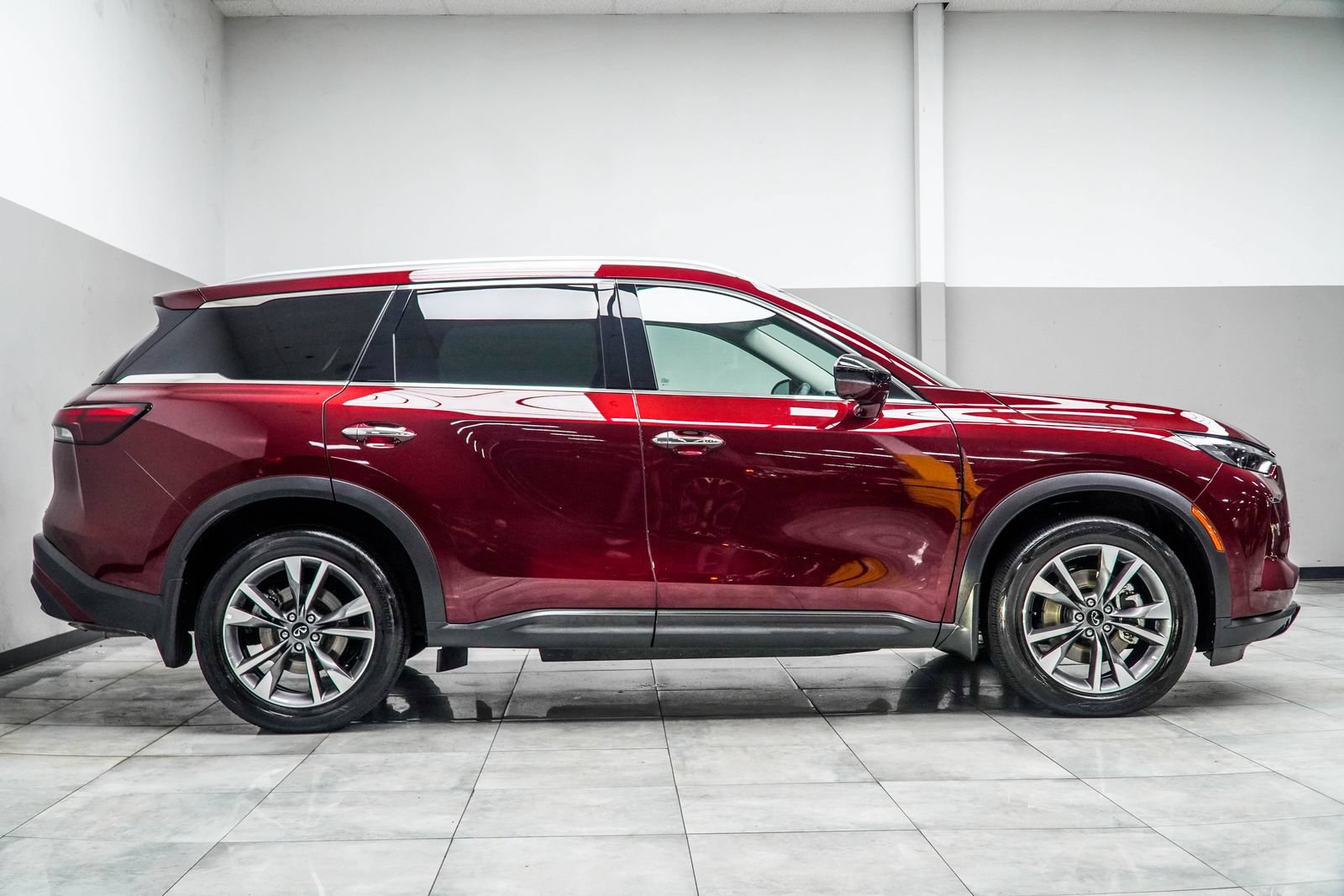 Used 2025 INFINITI QX60 Luxe w/ Vision Package AWD/4WD image 6
