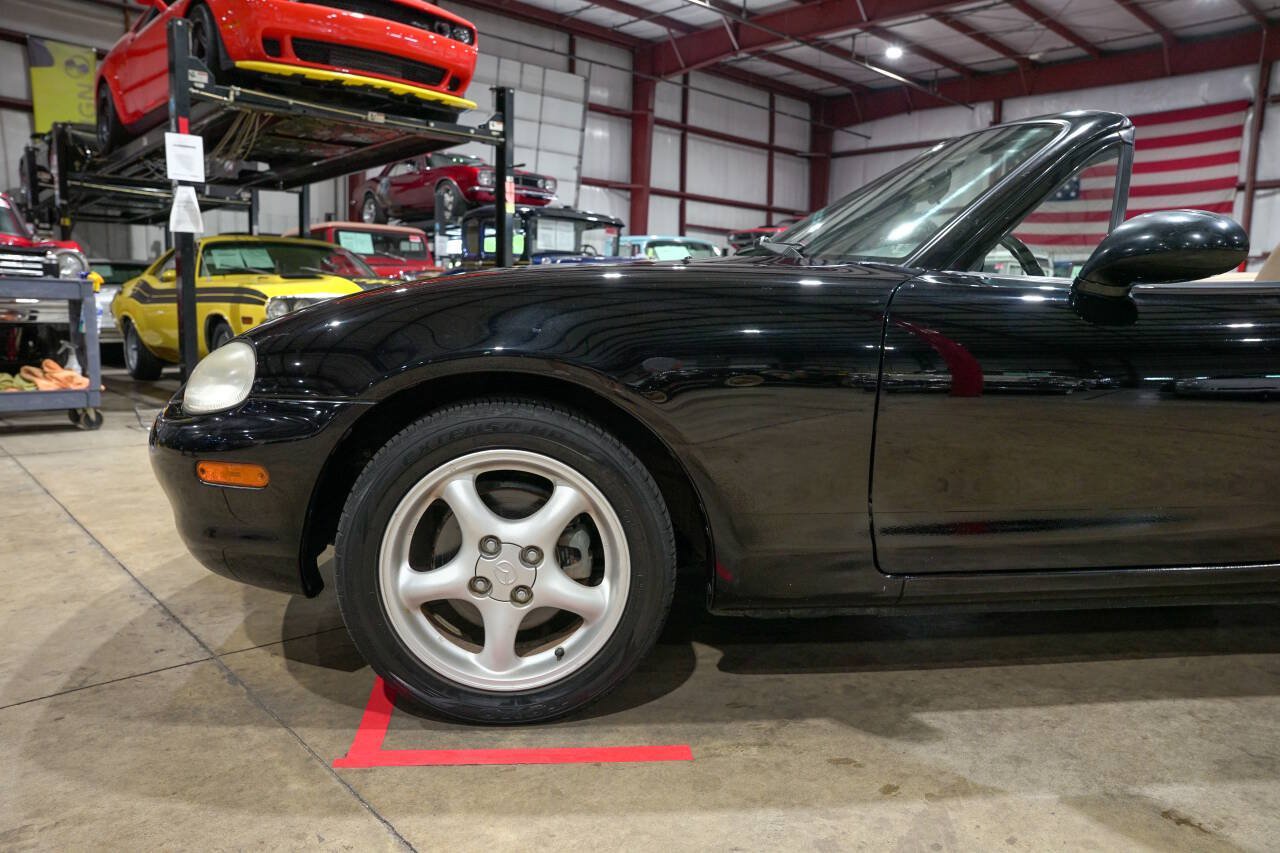 Used 1999 MAZDA MX-5 Miata RWD image 3