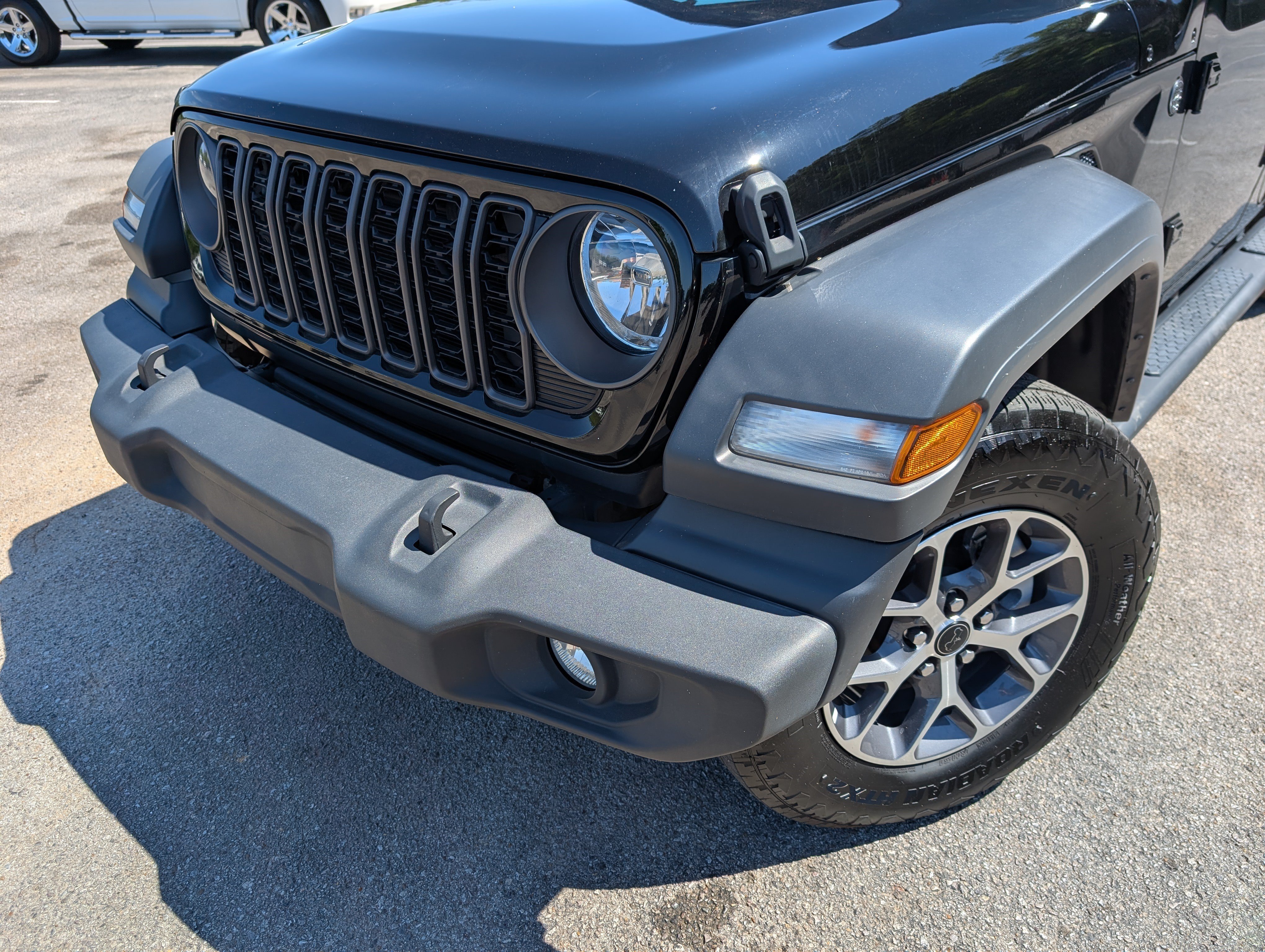 Used 2024 Jeep Wrangler Unlimited Sport AWD/4WD image 12