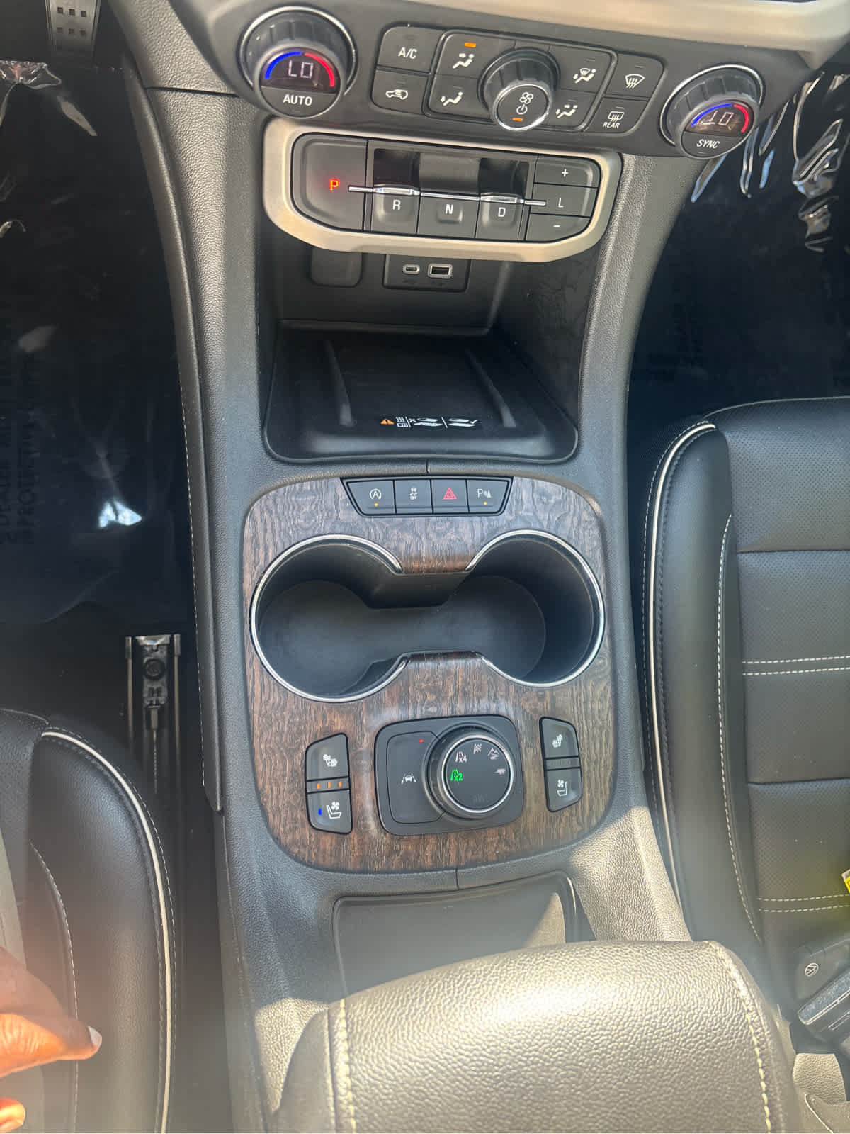 Used 2021 GMC Acadia Denali w/ Denali Ultimate Package AWD/4WD image 19