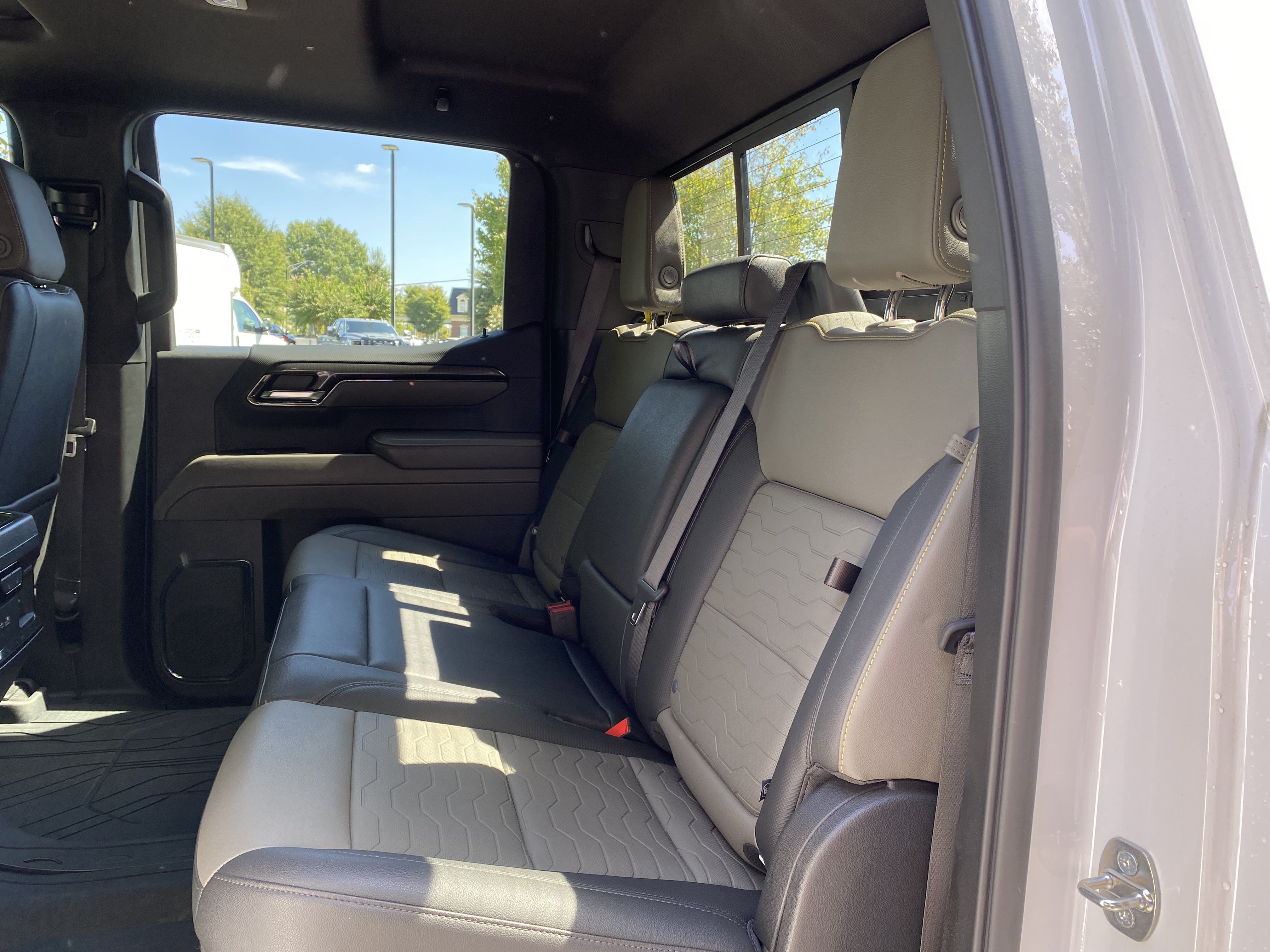 Used 2023 Chevrolet Silverado 1500 ZR2 w/ Technology Package AWD/4WD image 40