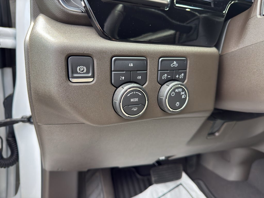 Used 2024 Chevrolet Silverado 2500 LT image 12