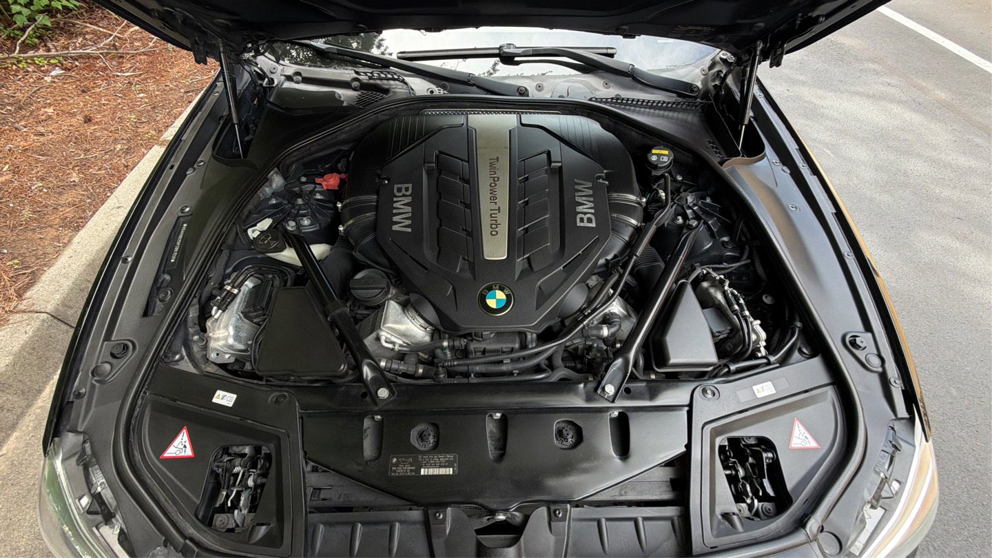Used 2015 BMW 550i Sedan RWD image 9