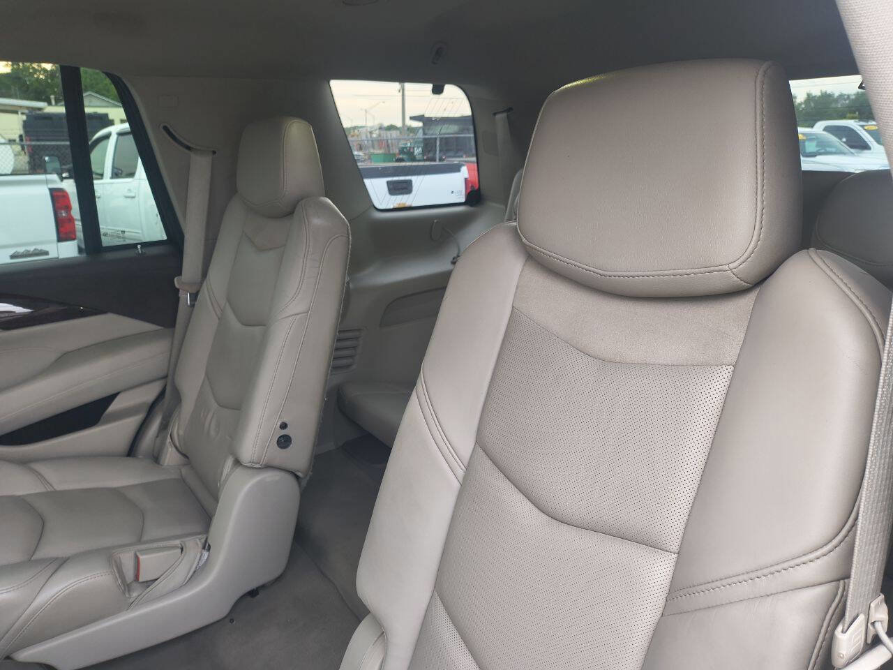 Used 2015 Cadillac Escalade Premium image 22