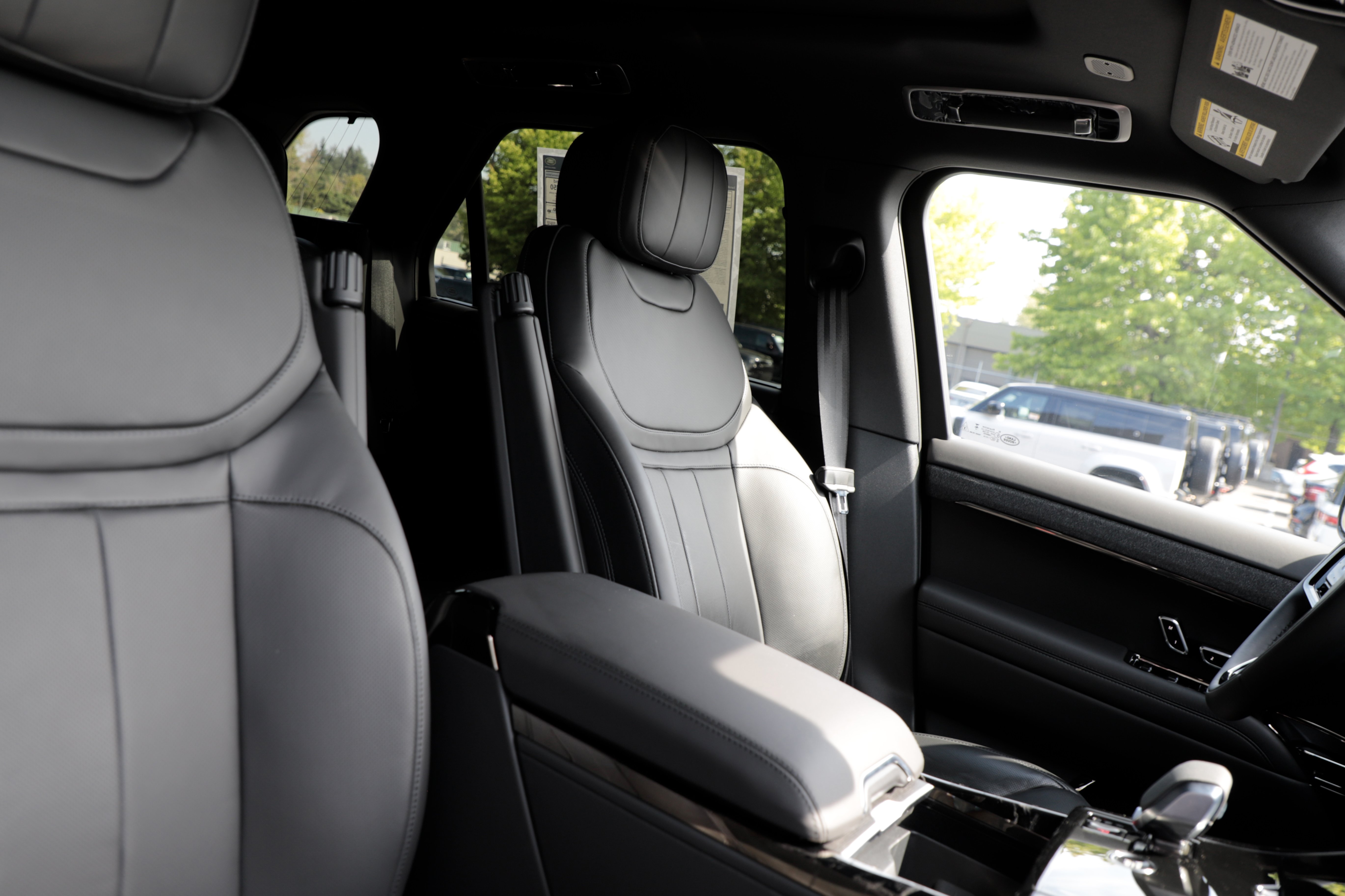 New 2026 Land Rover Range Rover Sport Dynamic SE AWD/4WD image 12