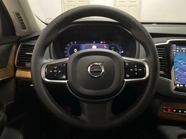 Used 2024 Volvo XC90 T8 Plus w/ Protection Package Premier AWD/4WD image 13