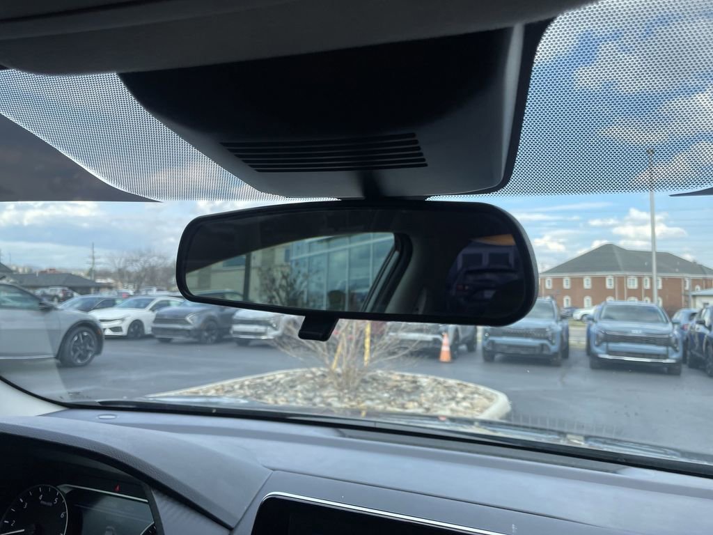 Used 2024 Nissan Sentra SV image 27