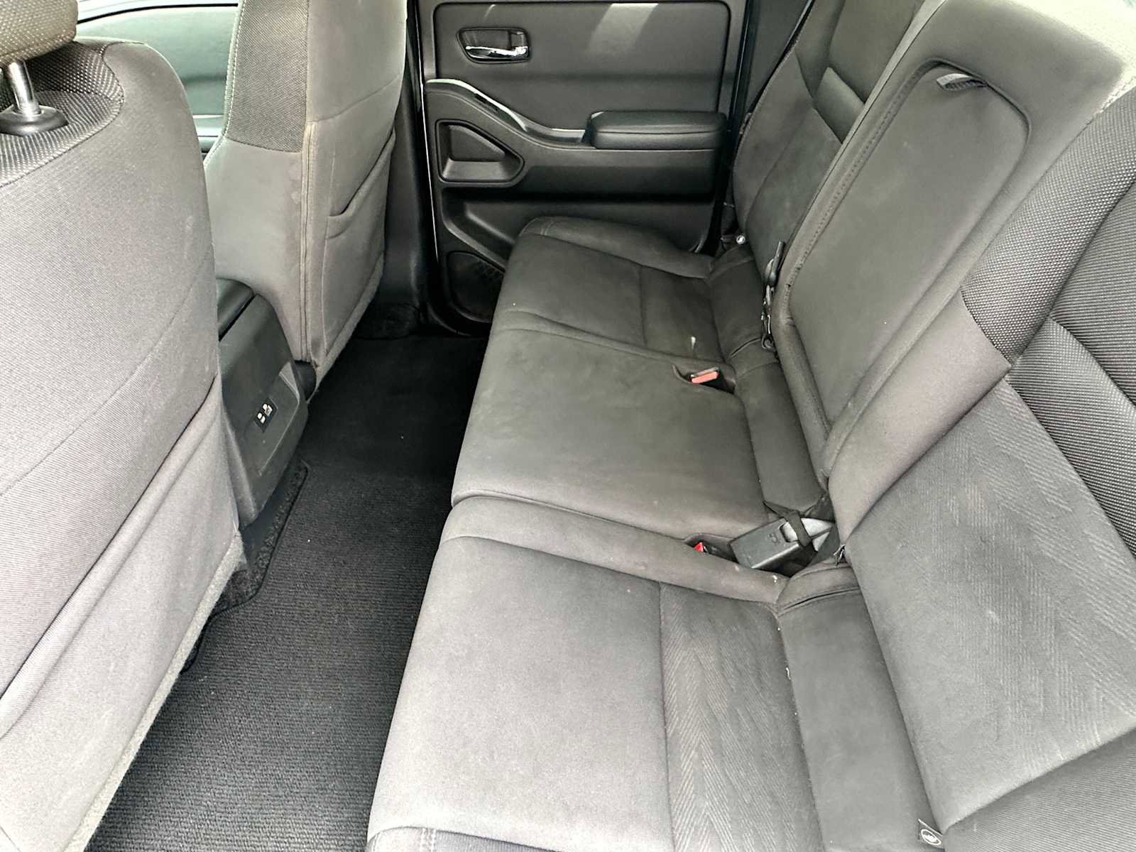Used 2022 Nissan Frontier SV w/ Technology Package RWD image 30