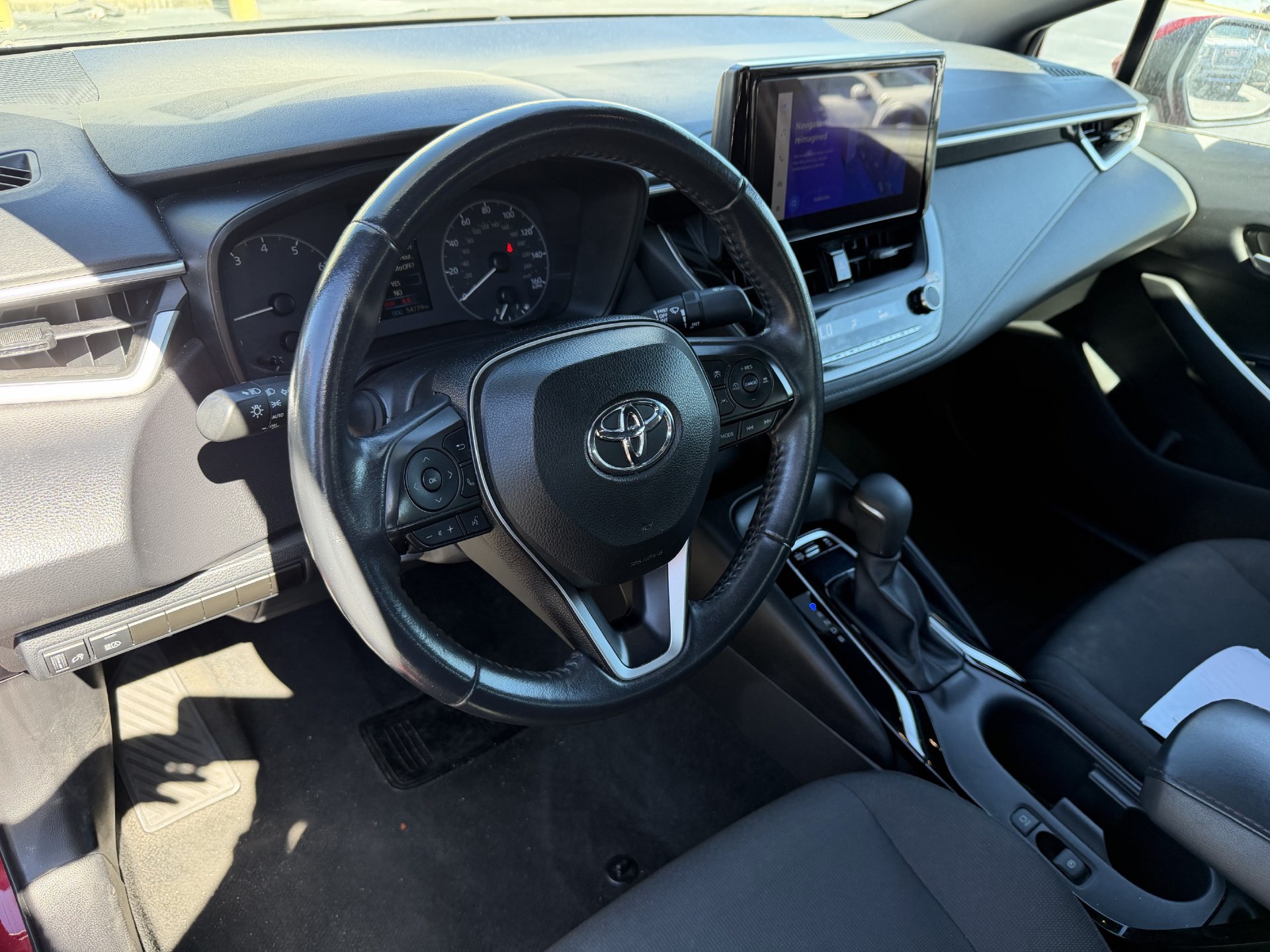Used 2024 Toyota Corolla SE FWD image 2
