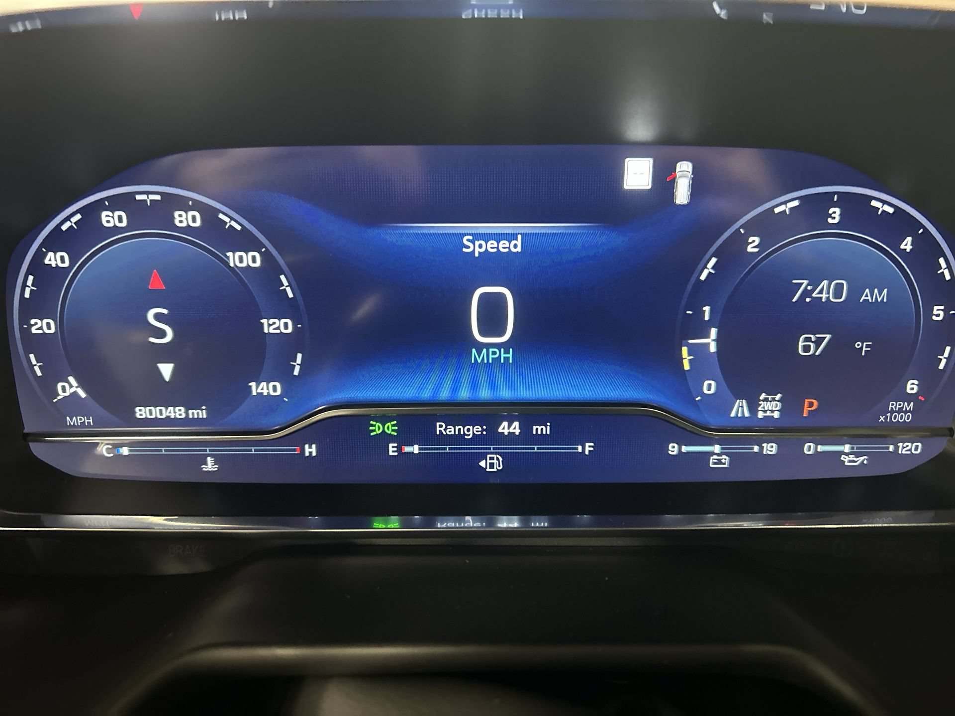 Certified 2022 Chevrolet Suburban RST w/ Sport Performance Package AWD/4WD image 12