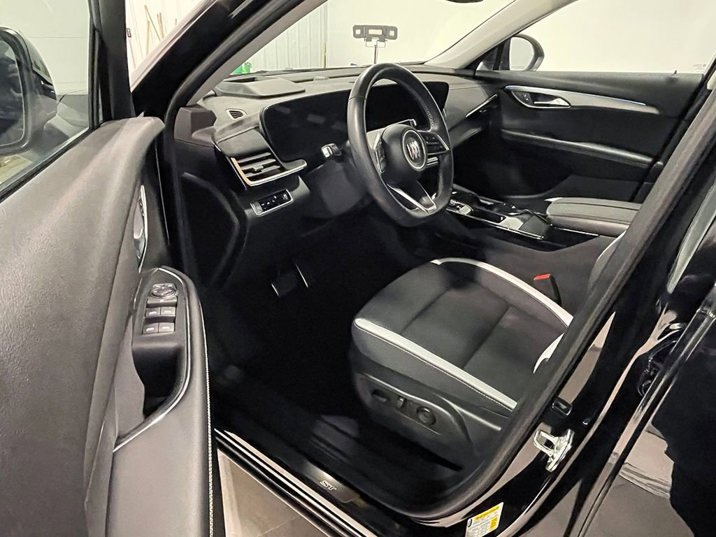 Used 2025 Buick Envision Sport Touring image 17