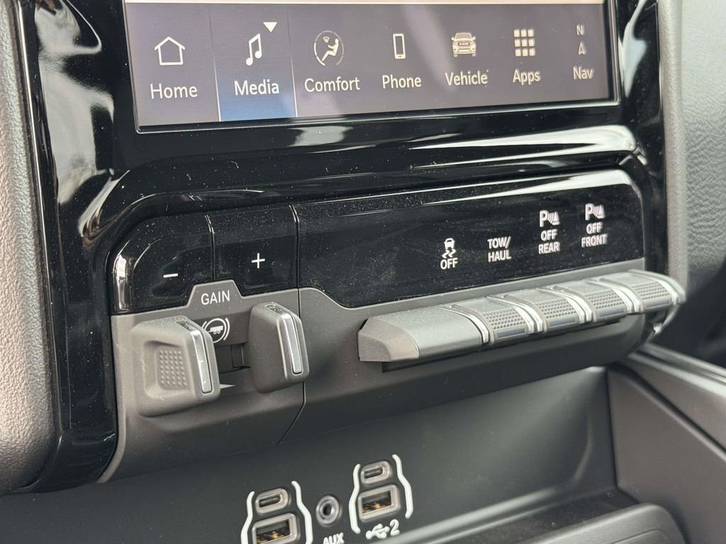 New 2026 RAM 2500 Big Horn AWD/4WD image 19