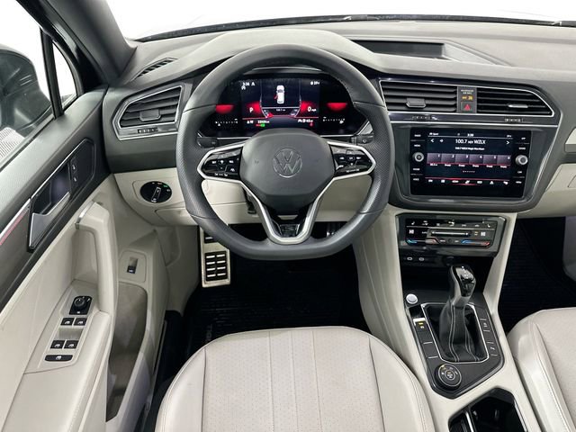 Used 2022 Volkswagen Tiguan SE R-Line image 8