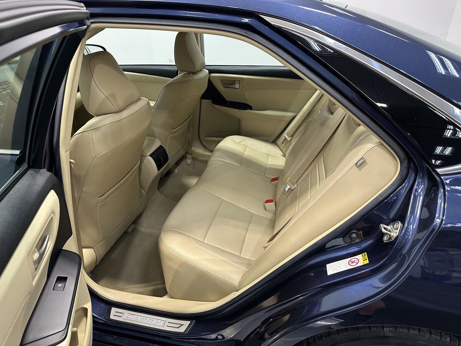 Used 2017 Toyota Camry XLE w/ Moonroof Package FWD image 25