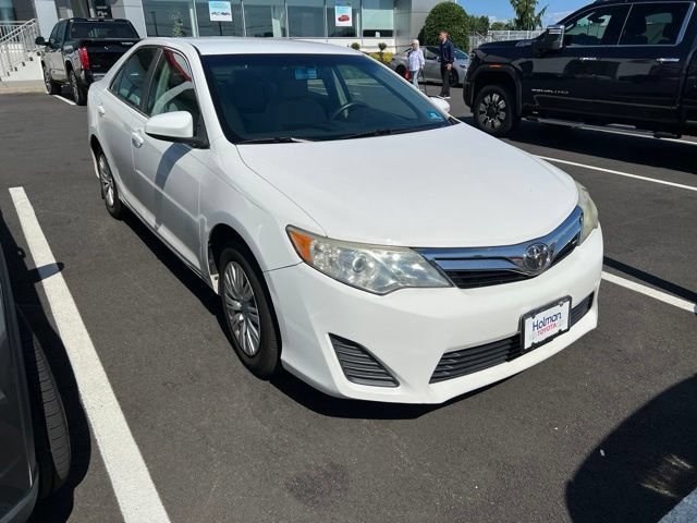 Used 2014 Toyota Camry LE FWD image 7