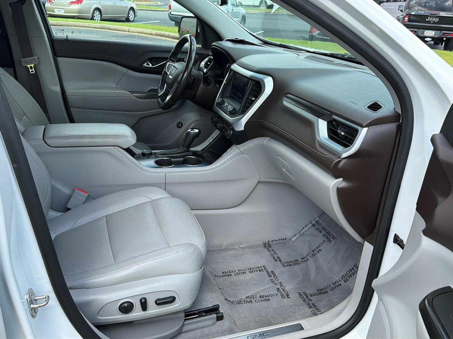 Used 2019 GMC Acadia SLT FWD image 14