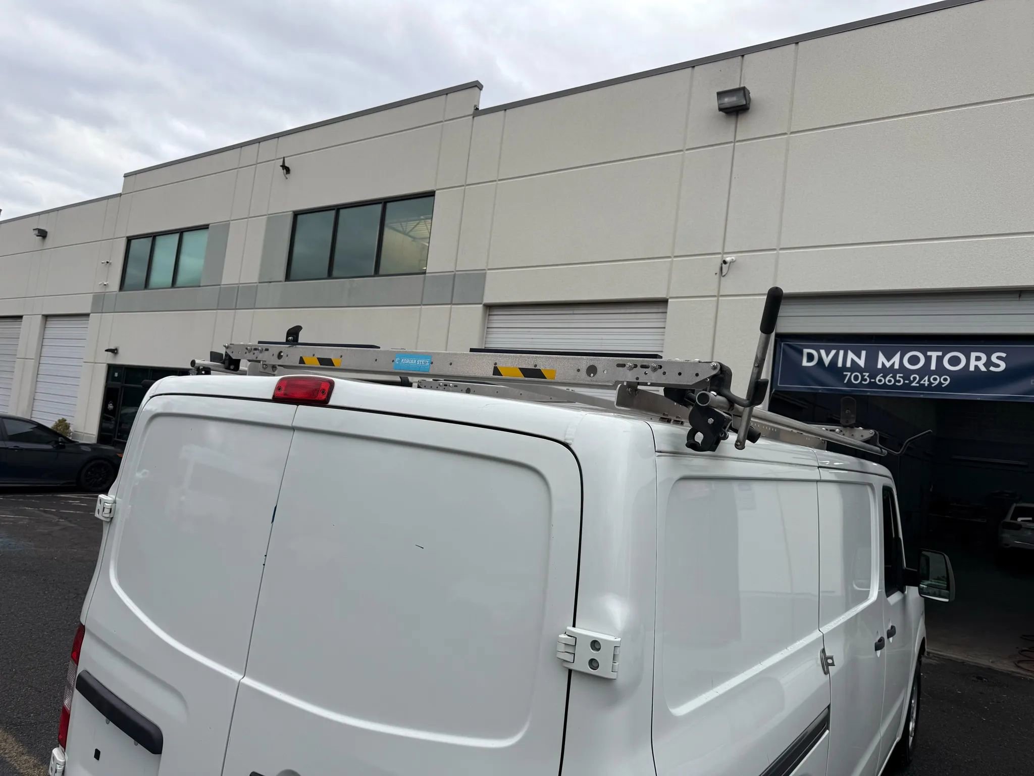 Used 2018 Nissan NV 2500 SV image 11