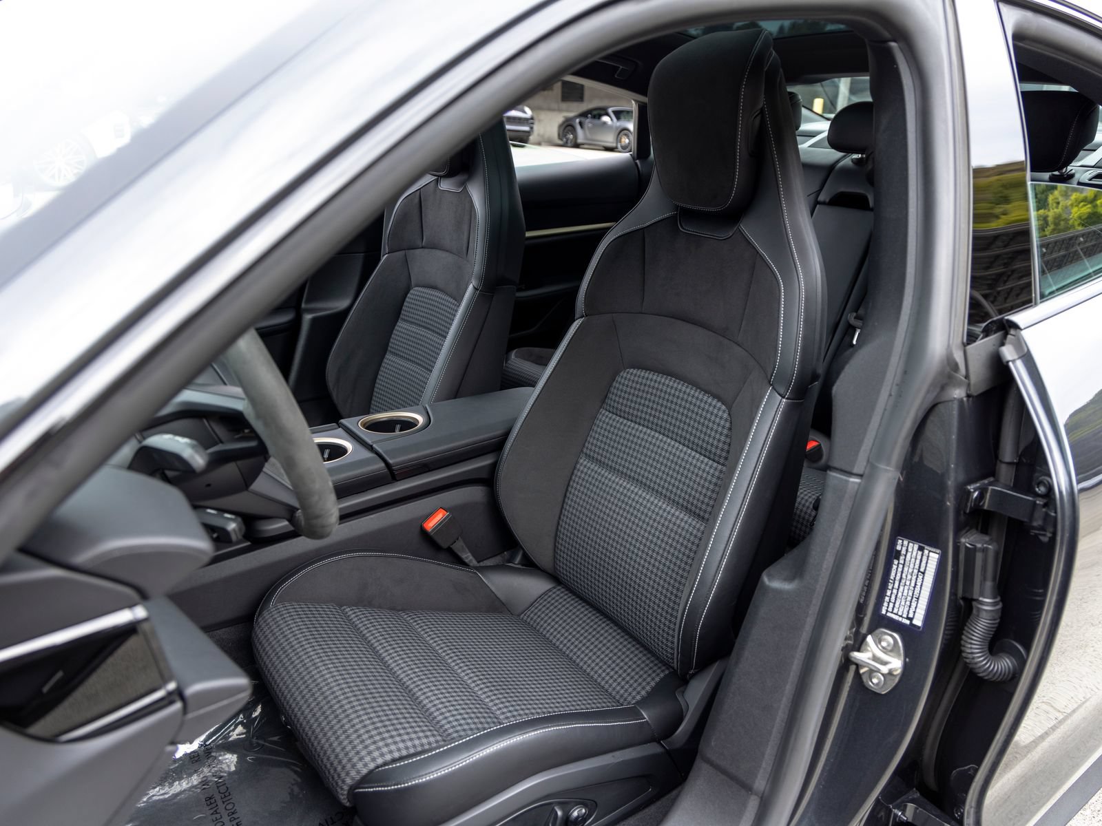 Certified 2025 Porsche Taycan 4S AWD/4WD image 5