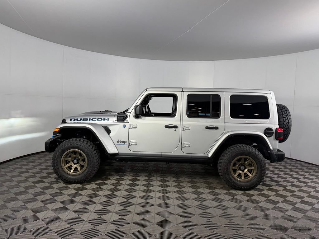 Used 2024 Jeep Wrangler Unlimited Rubicon 4xe AWD/4WD image 11