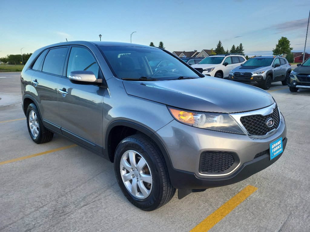 Used 2013 Kia Sorento LX image 4