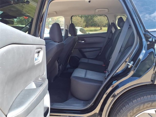 Used 2024 Nissan Rogue SV image 16