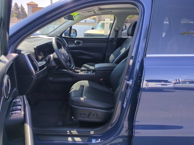 Certified 2025 Kia Sorento EX w/ Panoramic Sunroof Package AWD/4WD image 15