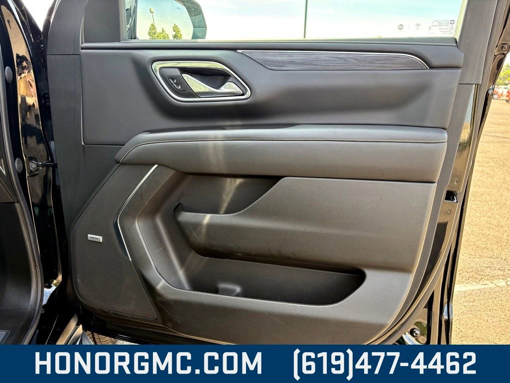 Used 2021 GMC Yukon SLT w/ SLT Premium Package image 24