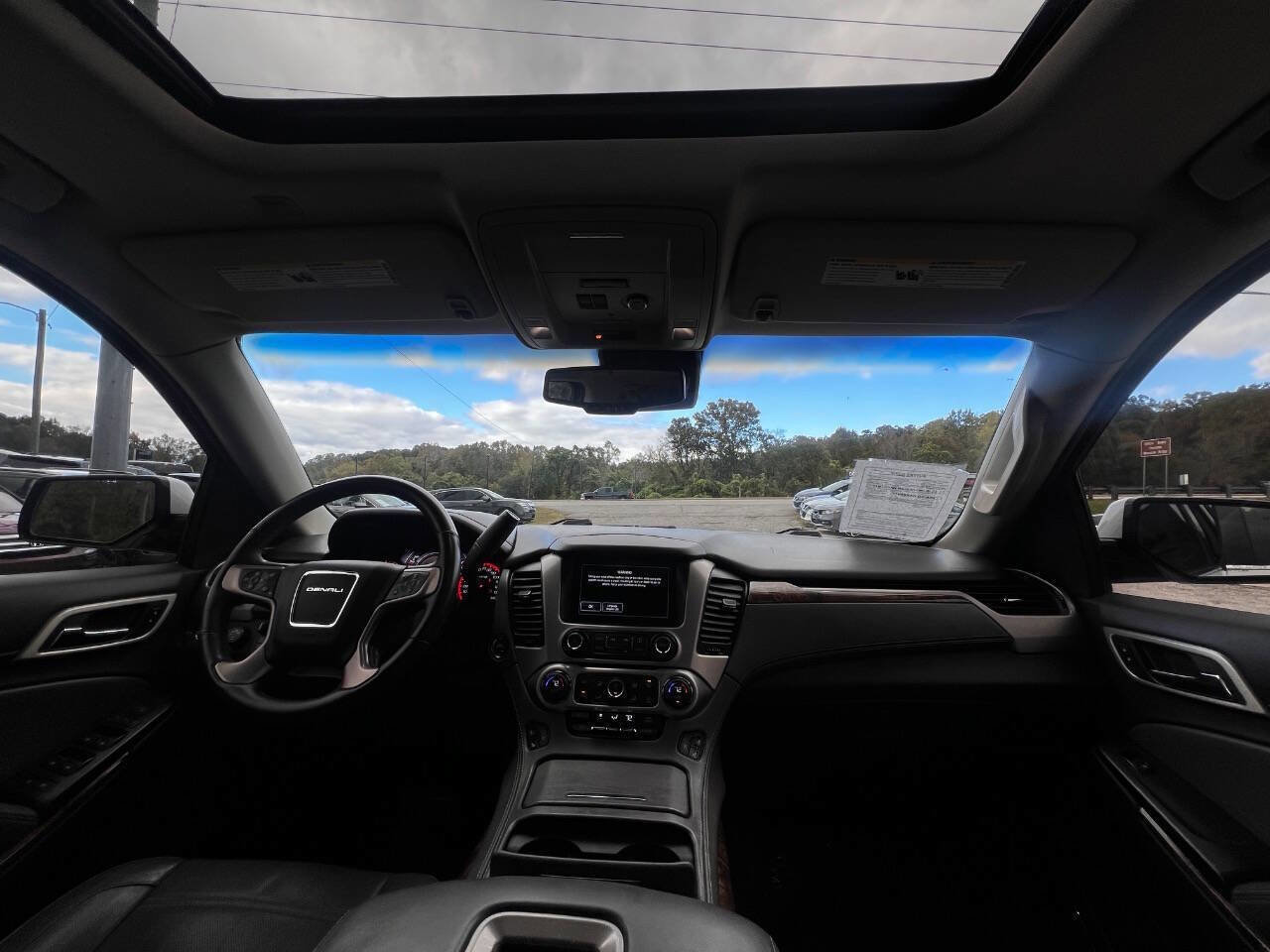 Used 2015 GMC Yukon Denali w/ Premium Package image 14