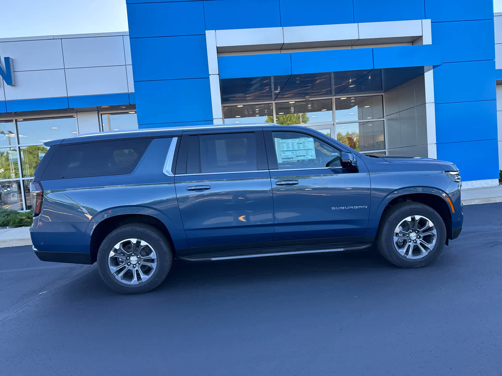 New 2026 Chevrolet Suburban LT w/ Comfort Package AWD/4WD image 3