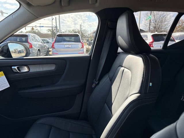 New 2026 Volvo XC40 B5 Core image 18
