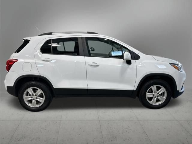 Used 2021 Chevrolet Trax LT w/ LT Convenience Package AWD/4WD image 6