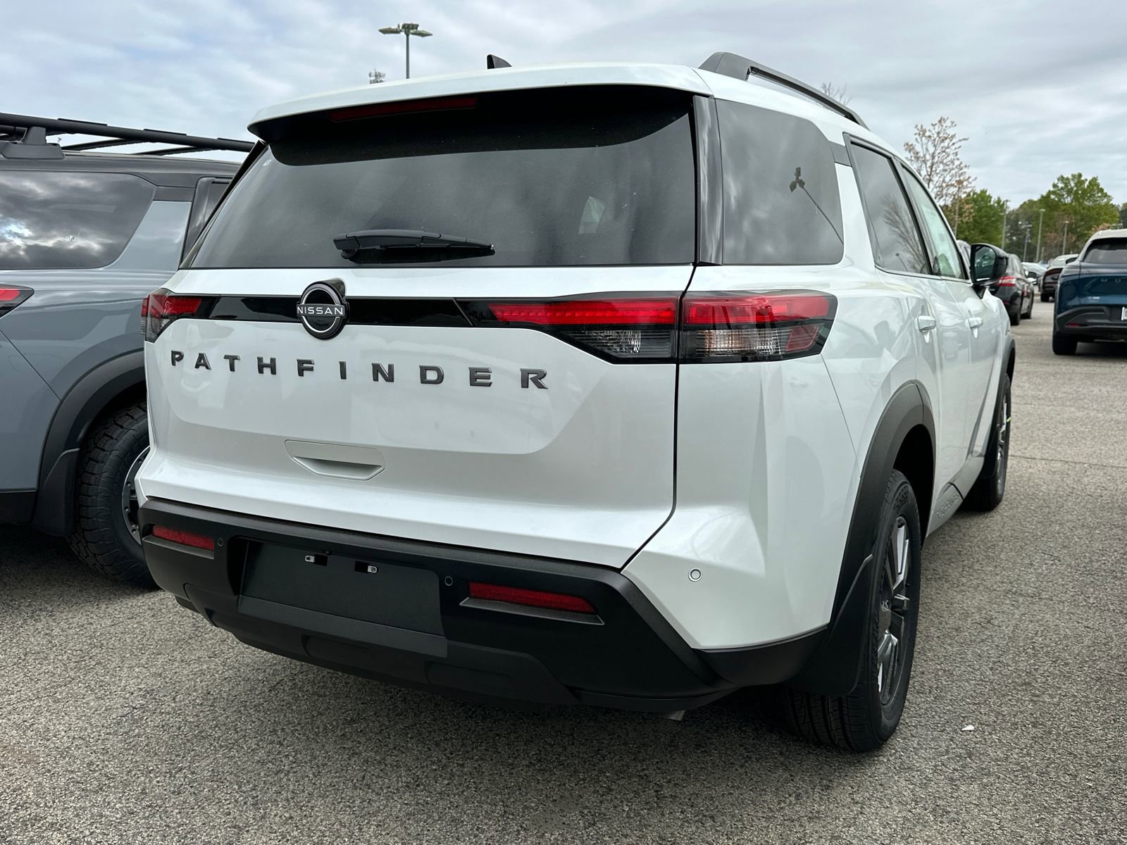 New 2026 Nissan Pathfinder SV image 4