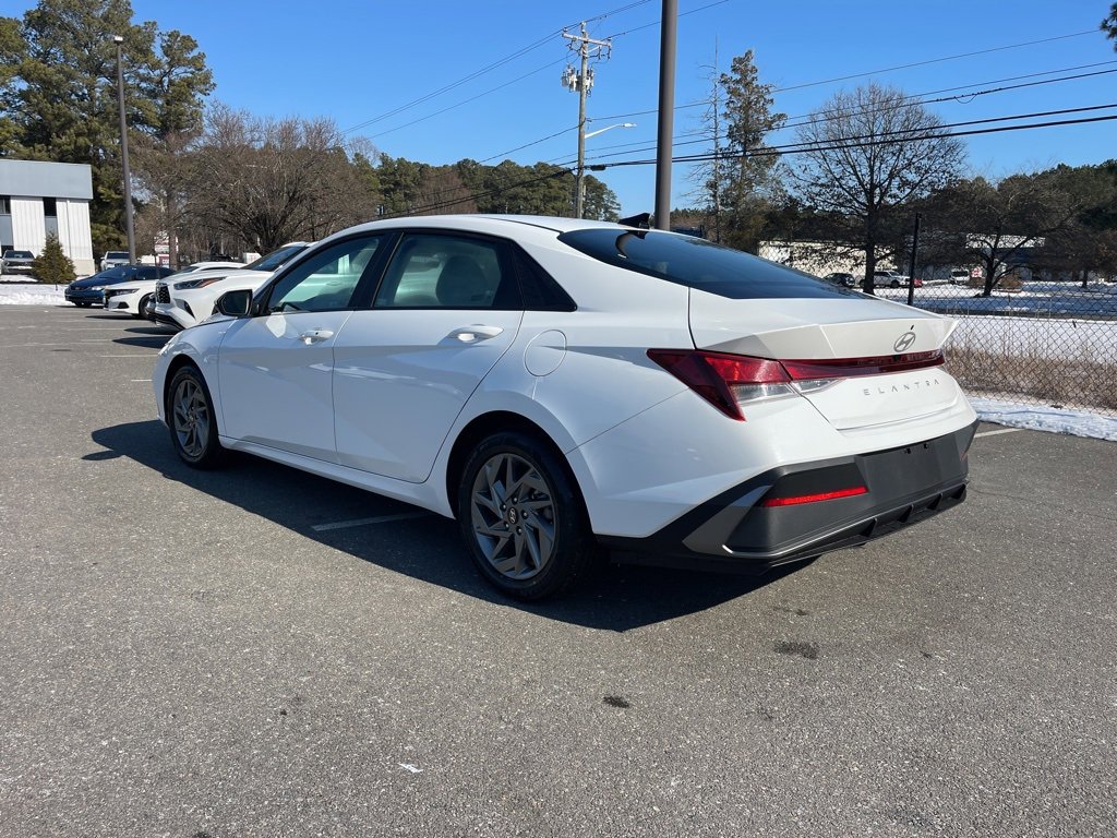 Used 2024 Hyundai Elantra SEL image 7