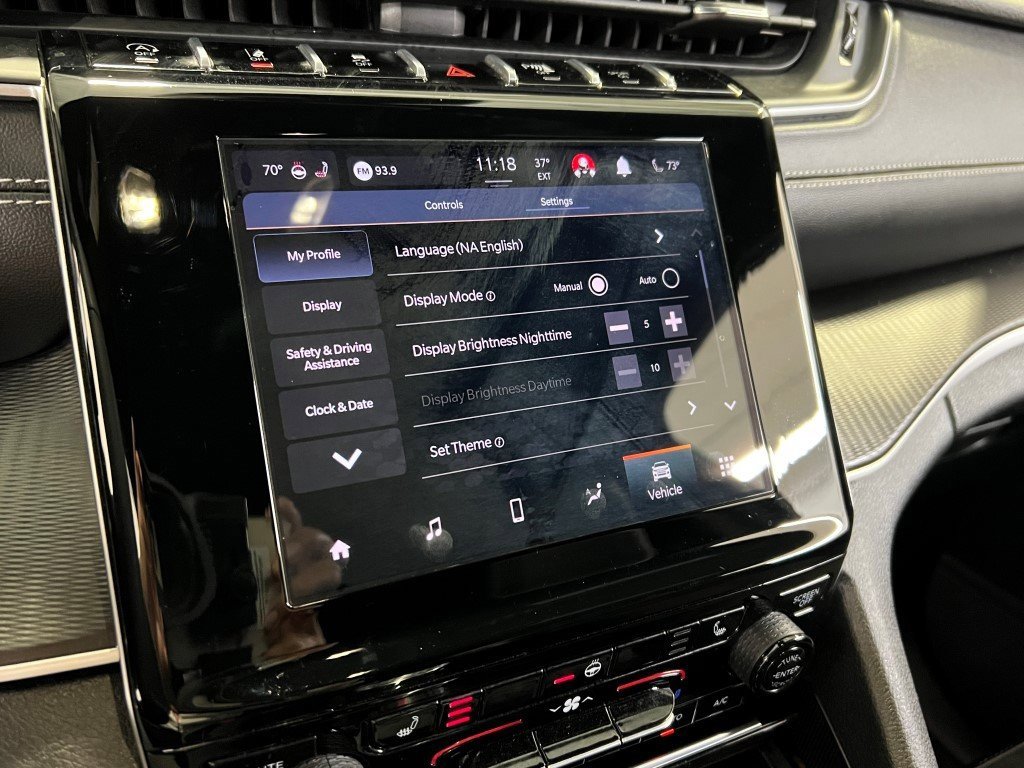 Certified 2024 Jeep Grand Cherokee L Altitude image 46