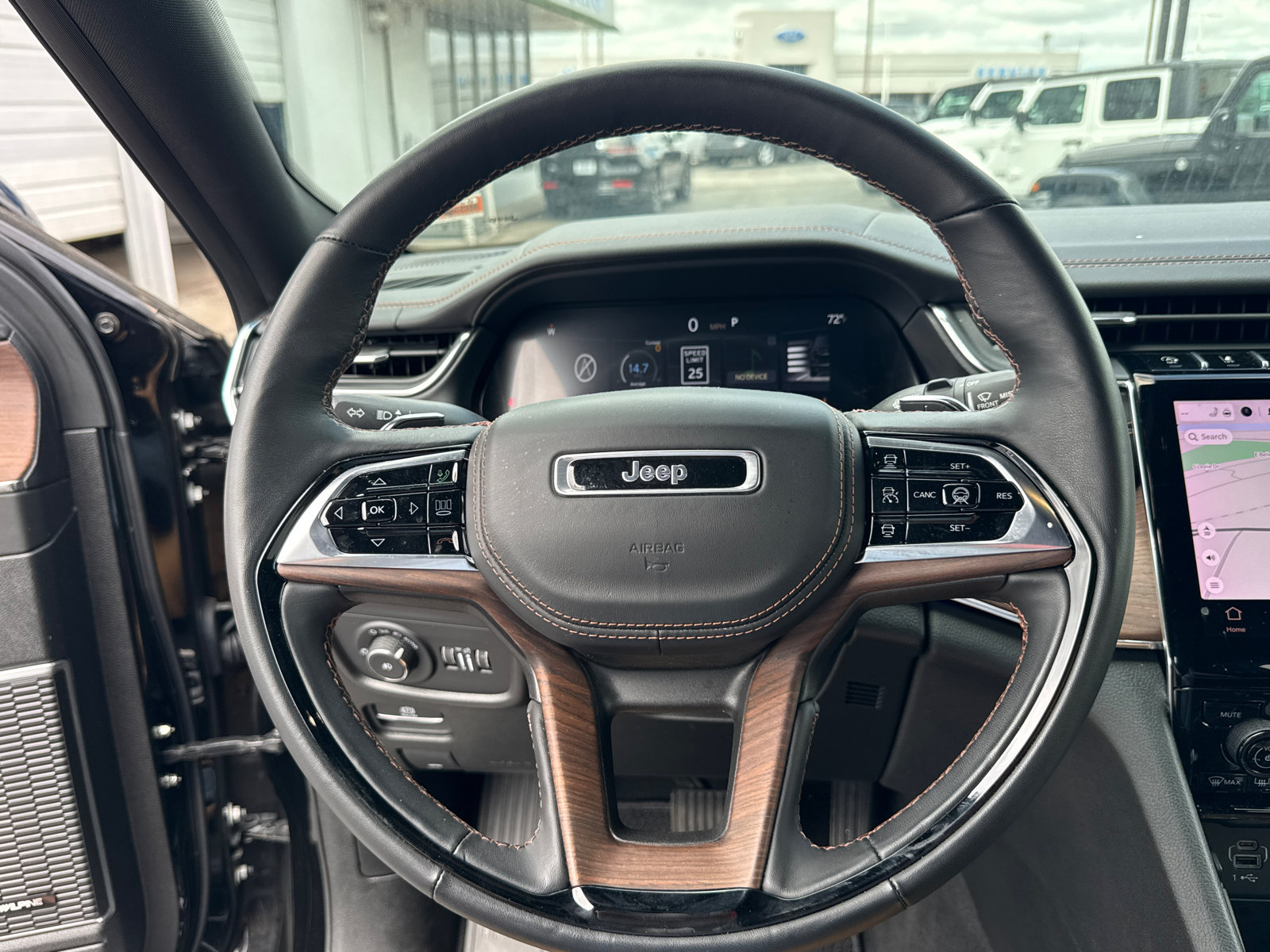 Used 2024 Jeep Grand Cherokee Summit AWD/4WD image 16