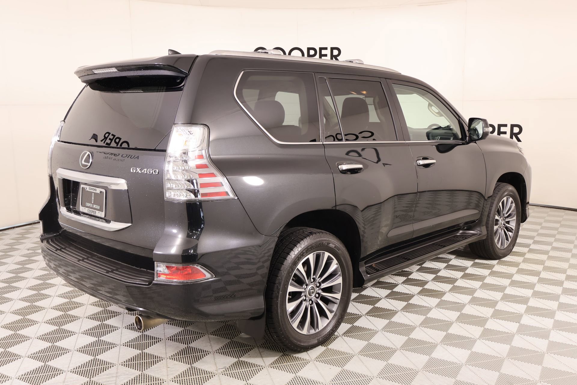 Used 2023 Lexus GX 460 Luxury w/ Accessory Package AWD/4WD image 22