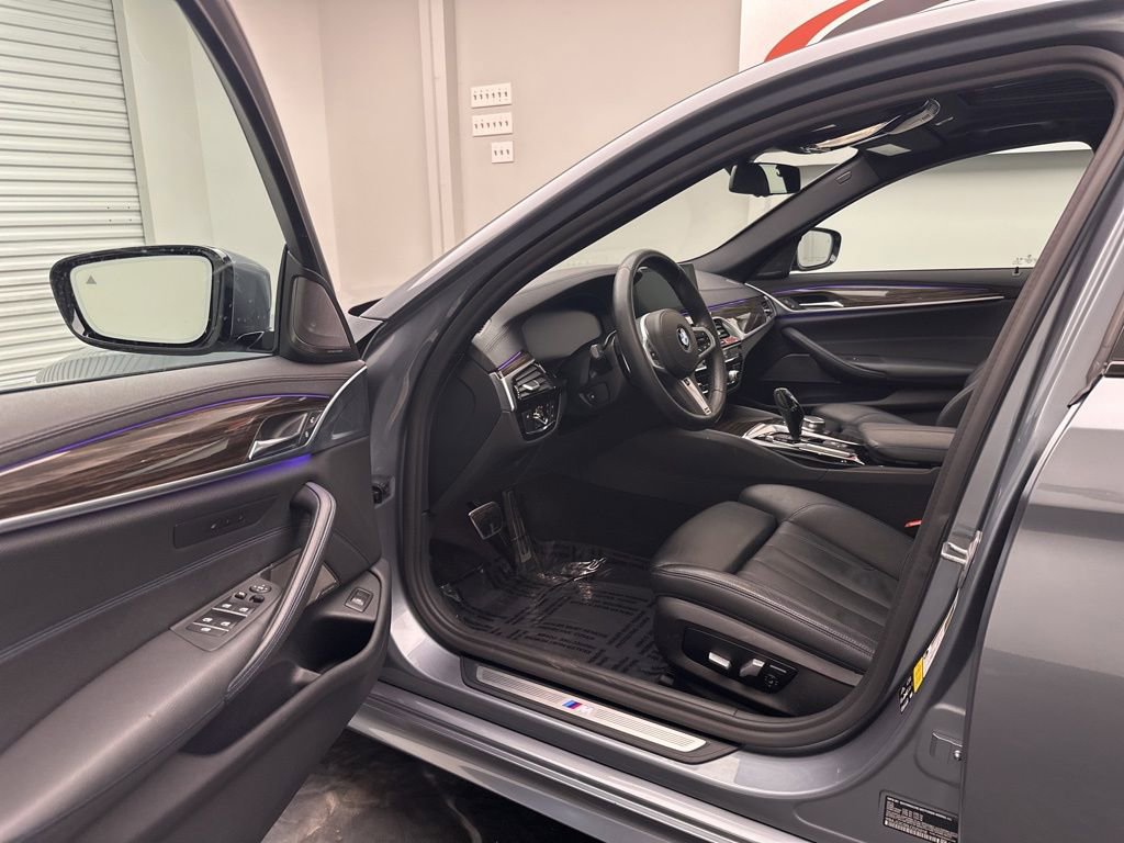 Used 2020 BMW 540i xDrive w/ M Sport Package image 4