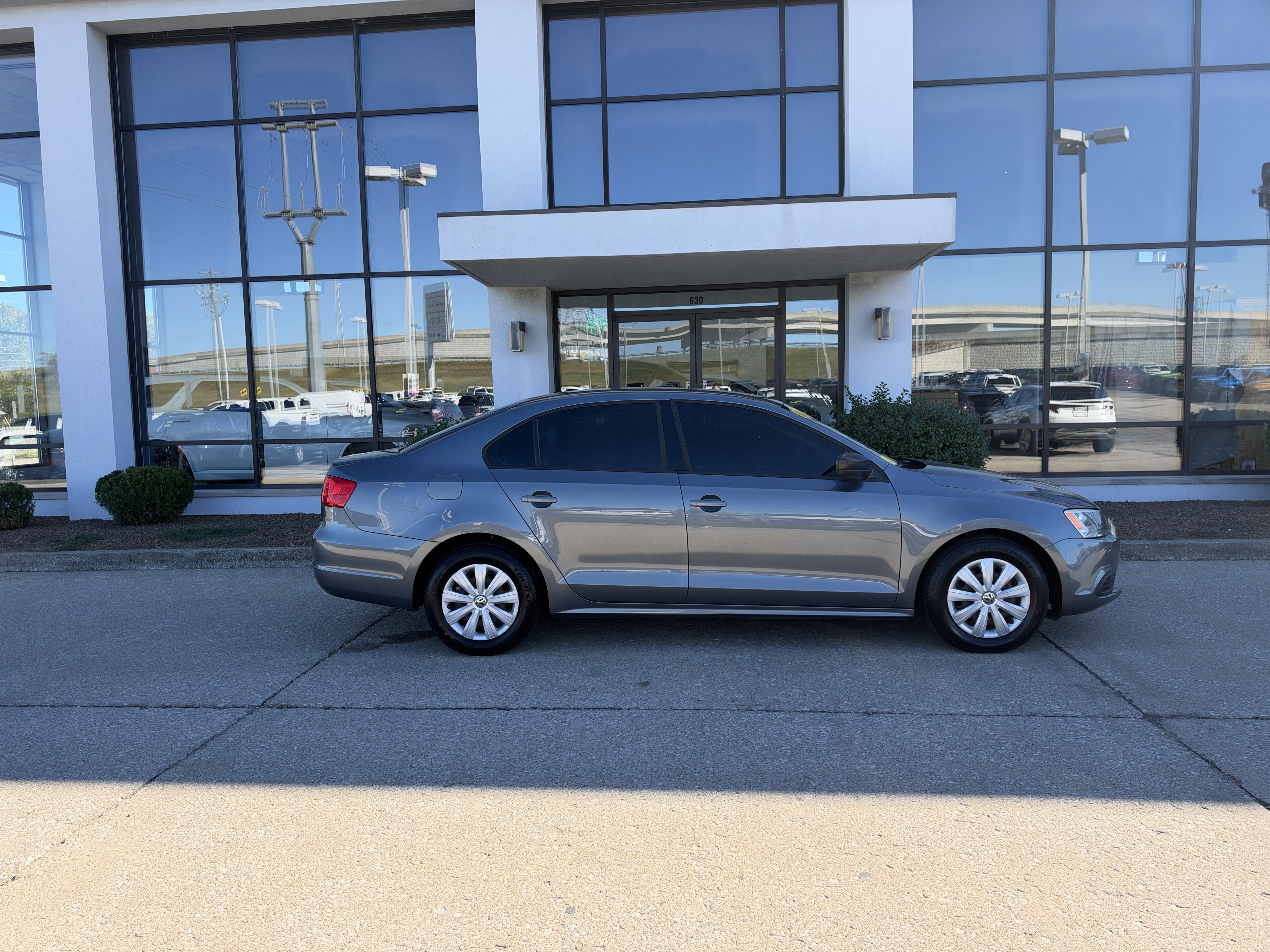 Used 2013 Volkswagen Jetta S FWD image 3