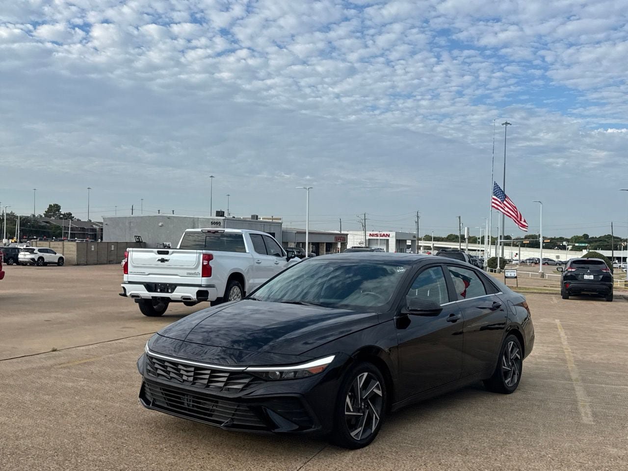 Used 2025 Hyundai Elantra SEL FWD image 9
