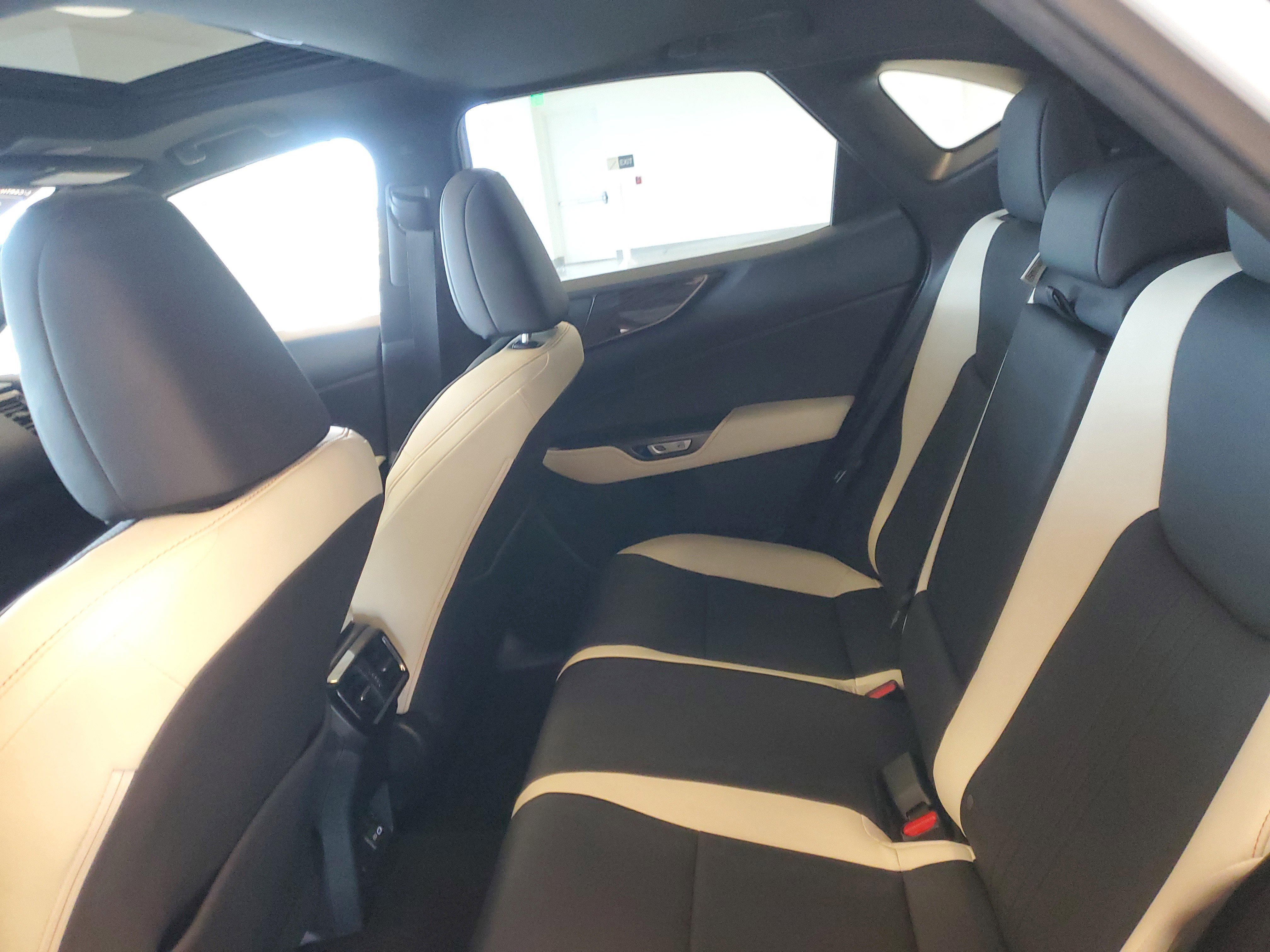 Used 2023 Lexus NX 350h NX 350h Premium image 15