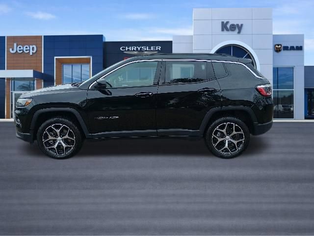 Used 2024 Jeep Compass Limited AWD/4WD image 2