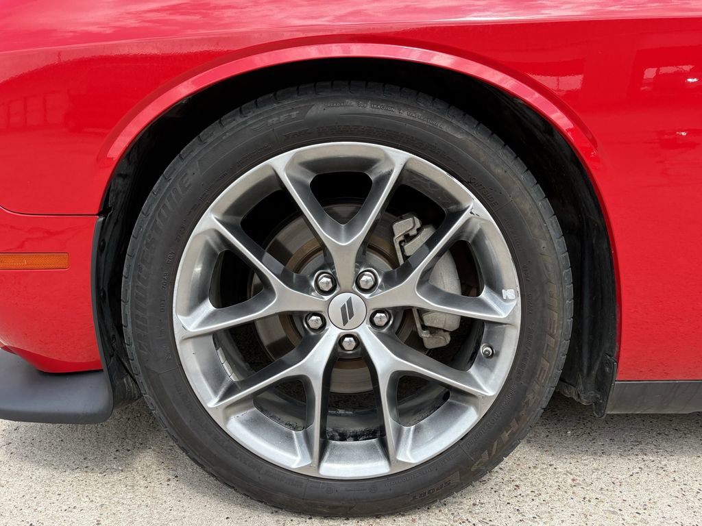 Used 2022 Dodge Challenger GT RWD image 9