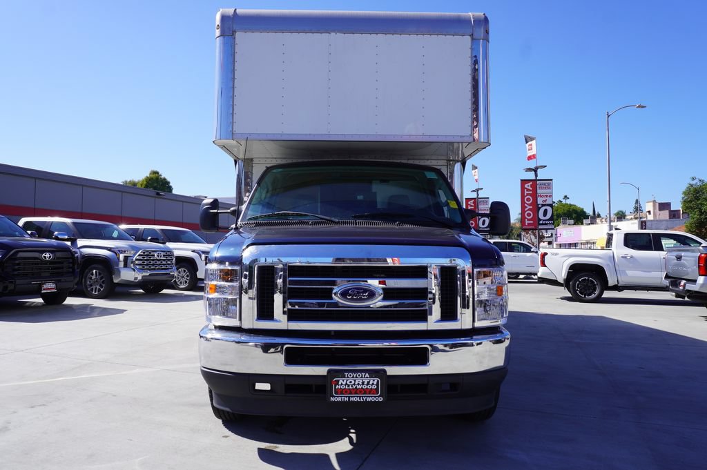 Used 2024 Ford E-450 and Econoline 450 Super Duty w/ Power Windows & Locks Group RWD image 3