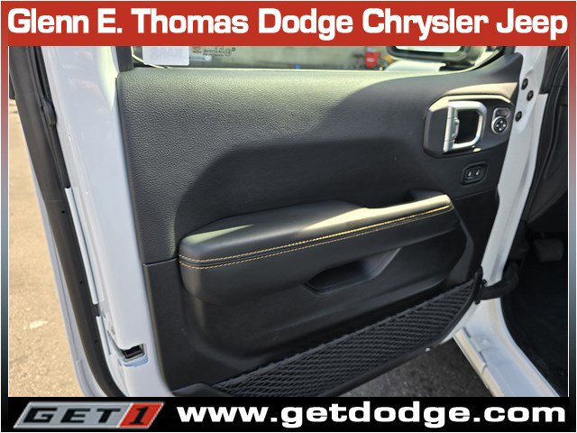 Certified 2025 Jeep Wrangler Sahara w/ Safety Group image 23