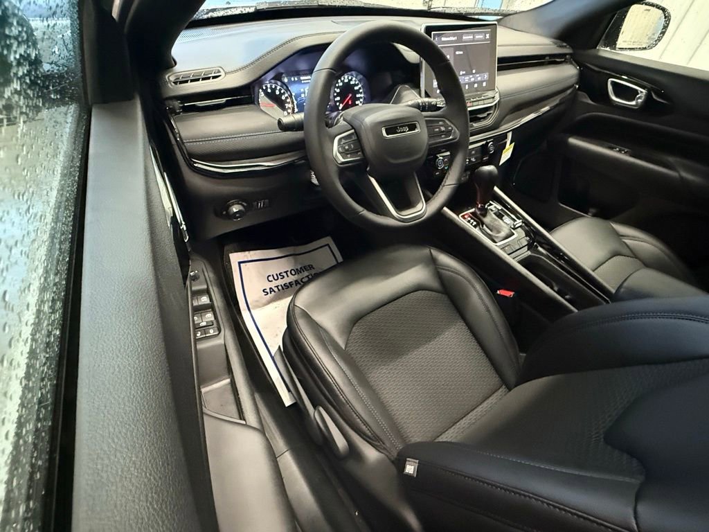 New 2026 Jeep Compass Latitude image 17