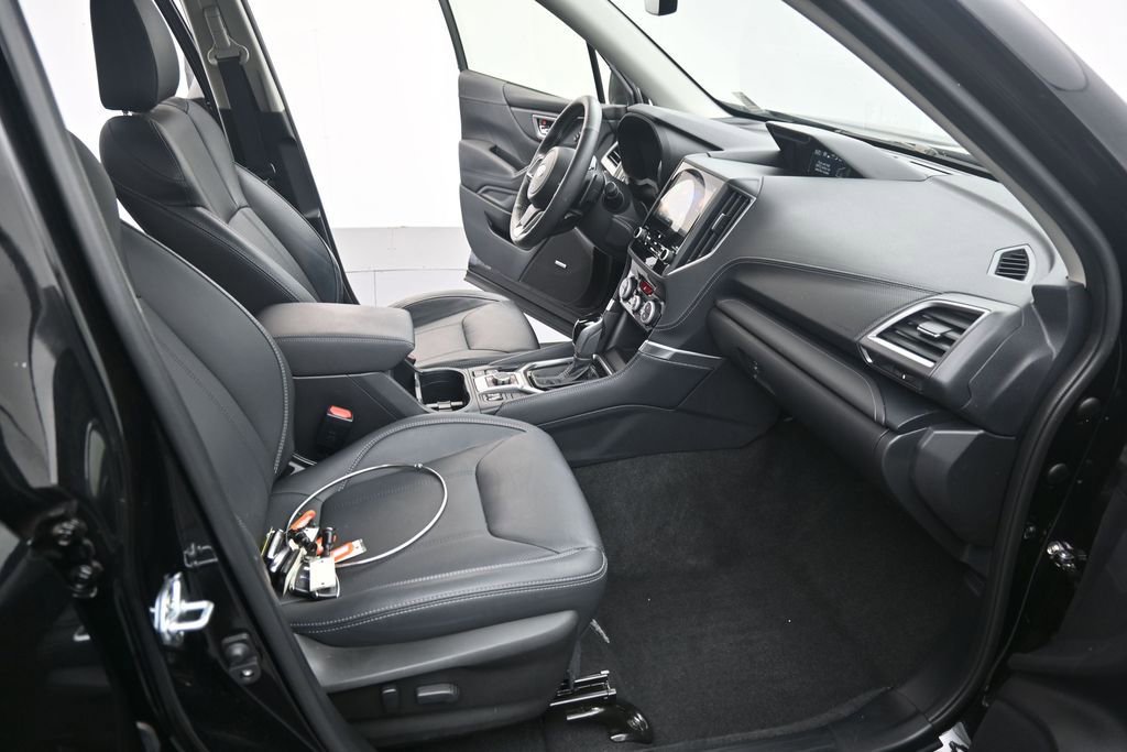 Used 2024 Subaru Forester Touring w/ POP Package 3 AWD/4WD image 28