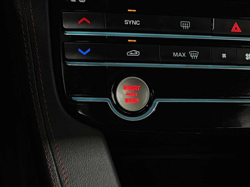 Used 2020 Jaguar F-PACE Checkered Flag image 22