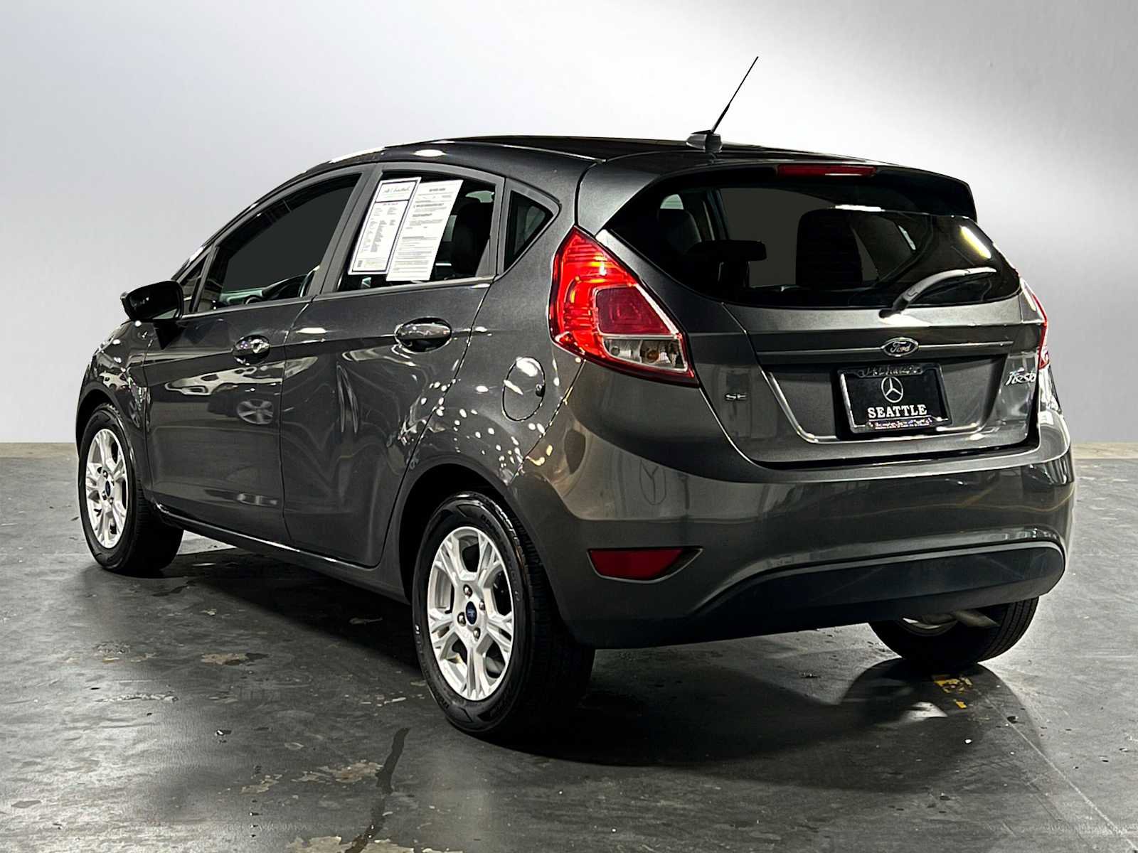 Used 2016 Ford Fiesta SE FWD image 5
