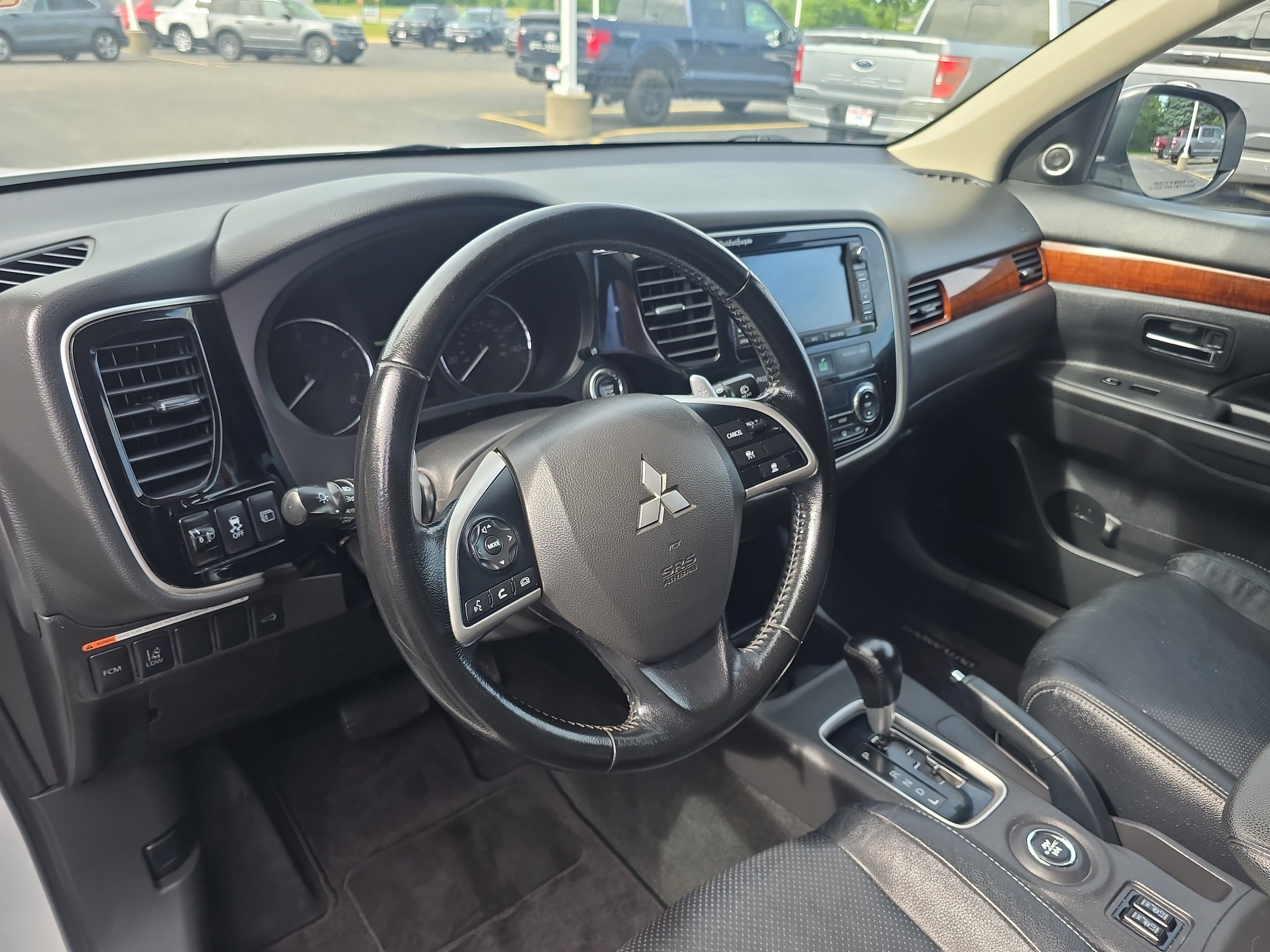 Used 2015 Mitsubishi Outlander GT AWD/4WD image 10